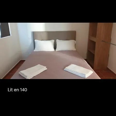 Rez De Avec Jardin * بورتو فيكشْيو