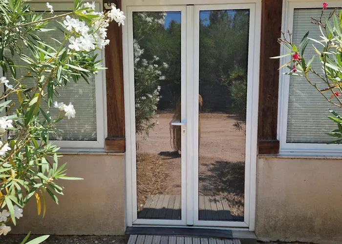 Rez De Avec Jardin דירה *